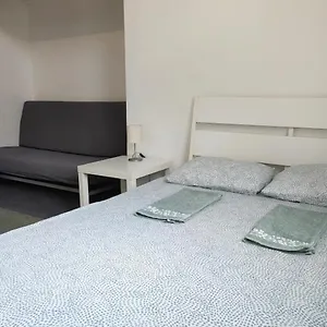 3* Pensión Sleepover Center Guestrooms