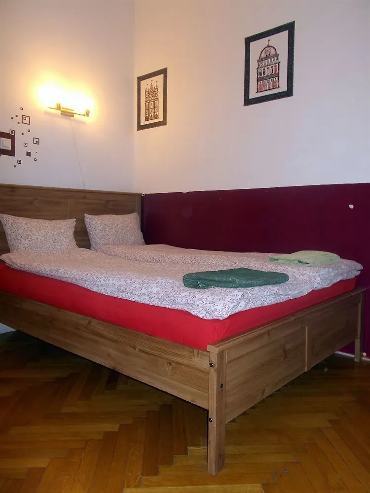 Albergue Gaia Astoria Budapest 0*,  Hungría